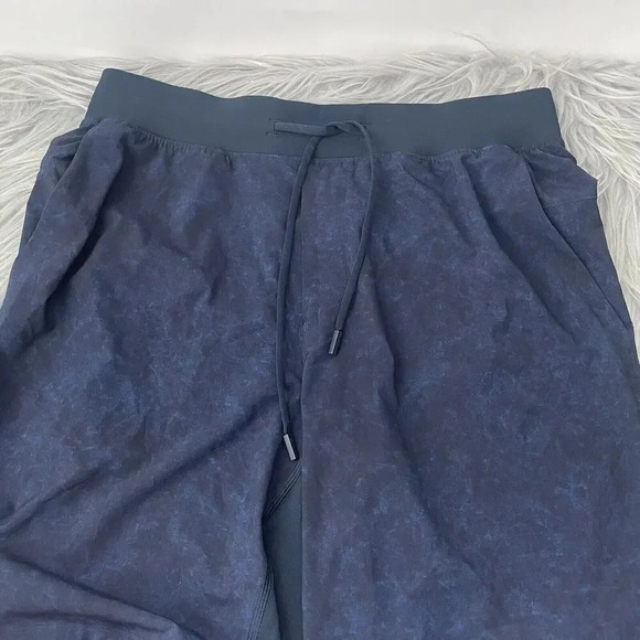 Lululemon T.H.E. Short Mens Size Large Linerless Gravel Dust True Navy - Picture 7 of 7